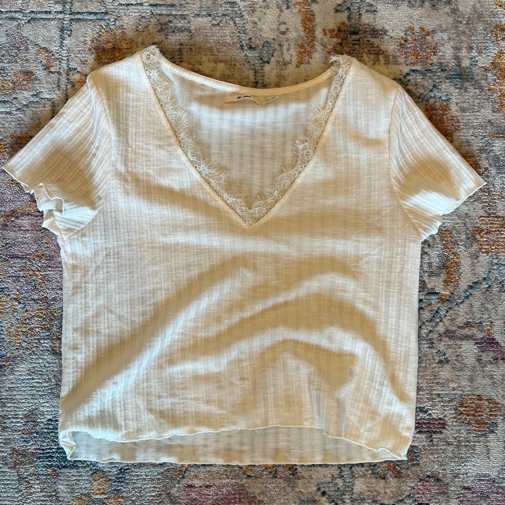 Francesca's White Cropped Lace Edged Shirt